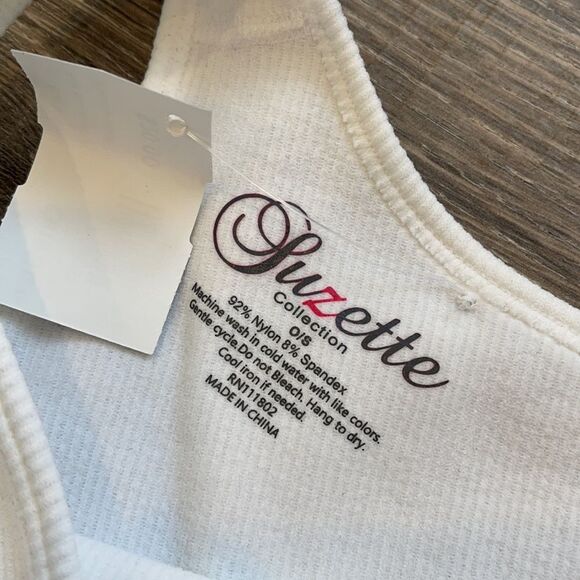 Bundle of Suzette Tops (Black & White) - Picture 5 of 6